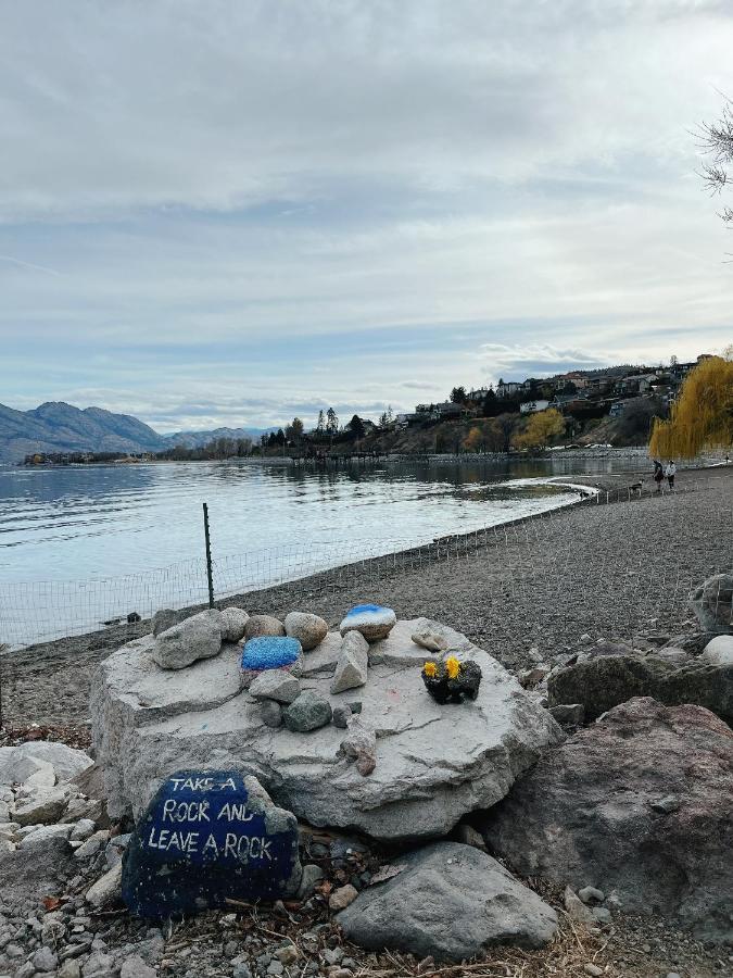 Peaceful And Spacious Lake View West Kelowna Kültér fotó